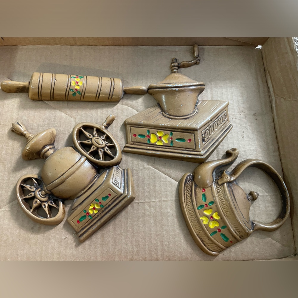 Set of four Midwest cast iron metal wall hangings - vintage kitchen decor